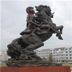 戰(zhàn)馬雕塑