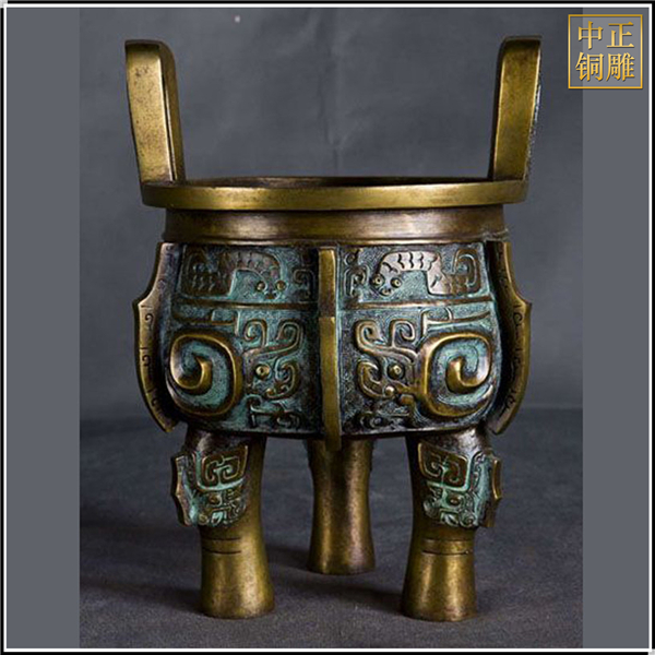 古代銅鼎雕塑.jpg 古代銅鼎雕塑.jpg