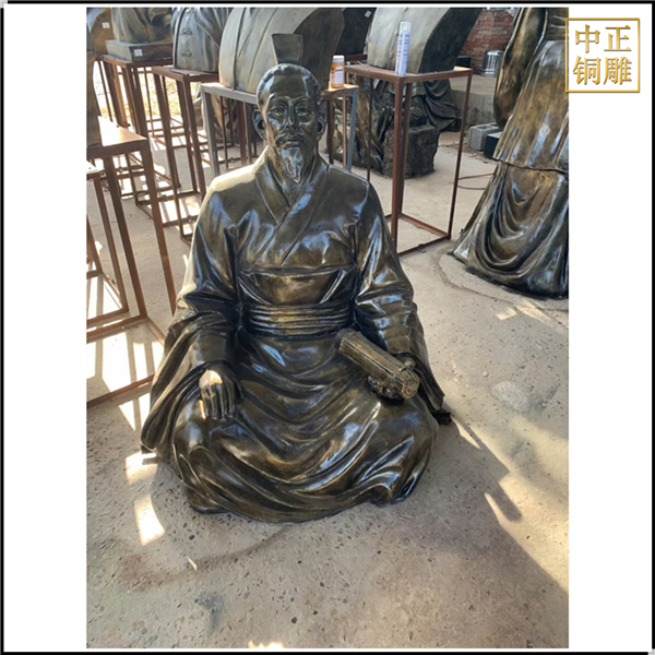 孔子坐著拿書(shū)銅雕塑