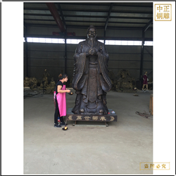 學(xué)?？鬃咏虒W(xué)雕塑