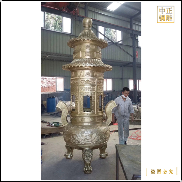 4.鑄造廠供應(yīng)祠堂鑄鐵香爐.jpg 4.鑄造廠供應(yīng)祠堂鑄鐵香爐.jpg