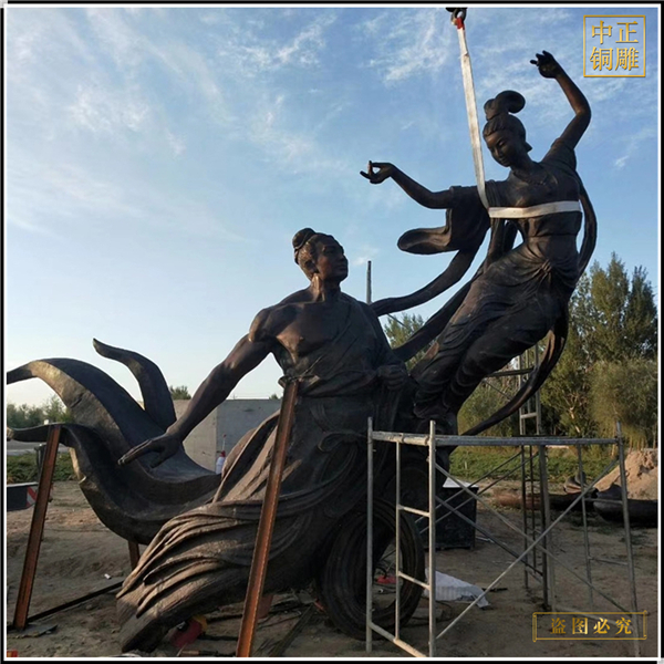 3大型園林鳳凰於飛雕塑.jpg 3大型園林鳳凰於飛雕塑.jpg