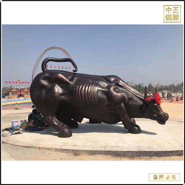 a1.5米華爾街銅牛雕塑生產廠.jpg a1.5米華爾街銅牛雕塑生產廠.jpg