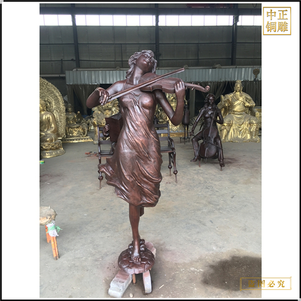 6拉小提琴景觀雕塑鑄造.jpg