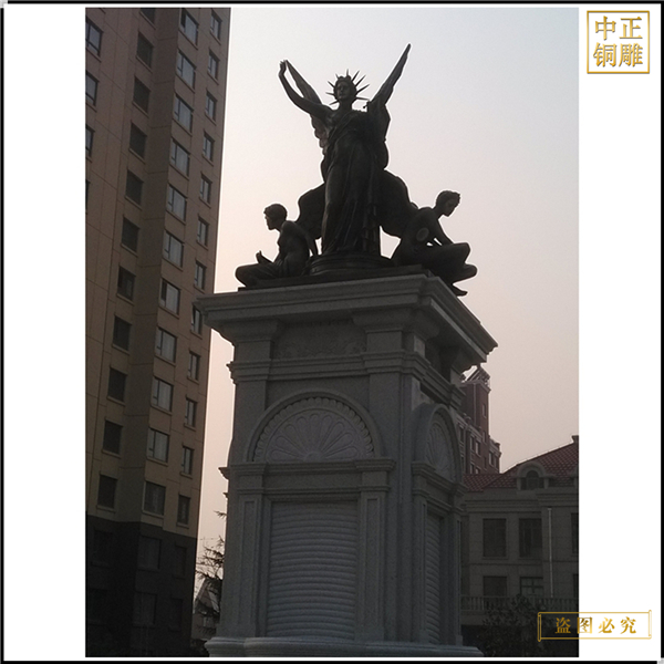 1小區(qū)景觀西方人物雕塑.jpg 1小區(qū)景觀西方人物雕塑.jpg