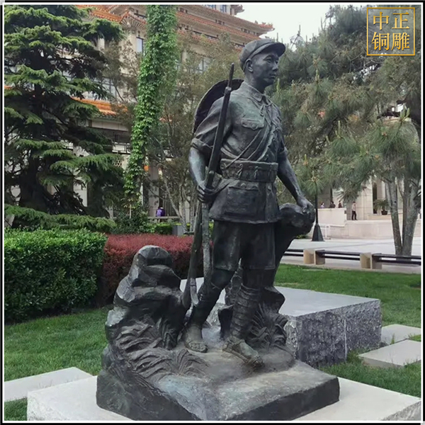 小區(qū)守門人人物銅雕塑.jpg